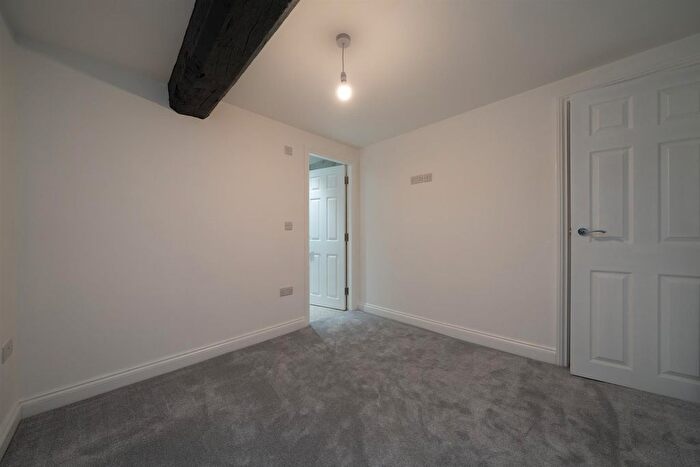 1 Bedroom Flat To Rent In Market Street, High Peak, SK23