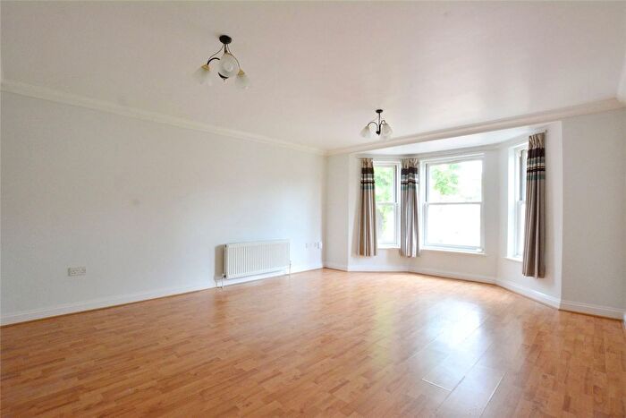 2 Bedroom Flat To Rent In Belmont Hill, Lewisham, SE13