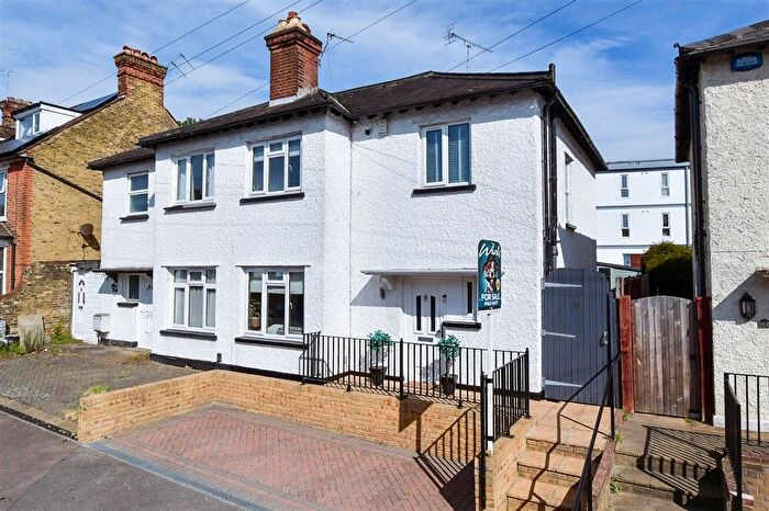 3 Bedroom Semi-Detached House For Sale In Reginald Road, Maidstone, Kent, ME16