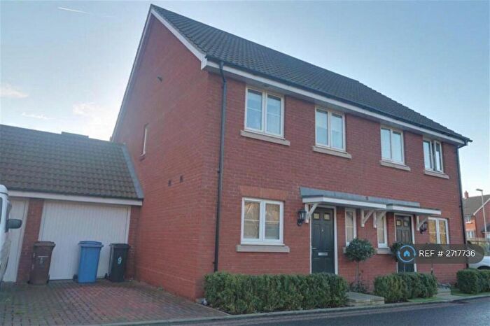 3 Bedroom Semi Detached House To Rent In Ellisons Crescent, Ipswich, IP4