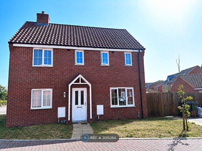 3 Bedroom Semi Detached House To Rent In Hare Crescent, Norwich, NR9
