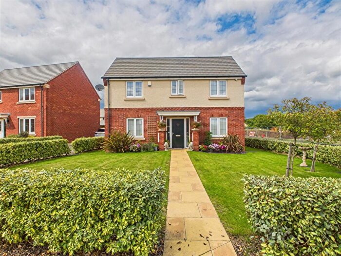 4 Bedroom Detached House For Sale In Whinfell Road, Chesterfield, S41