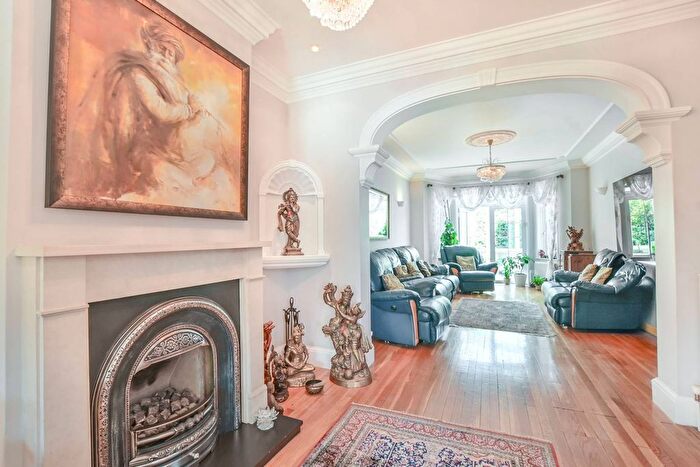 5 Bedroom Semi-Detached House For Sale In Peter Avenue, Willesden Green, London, NW10
