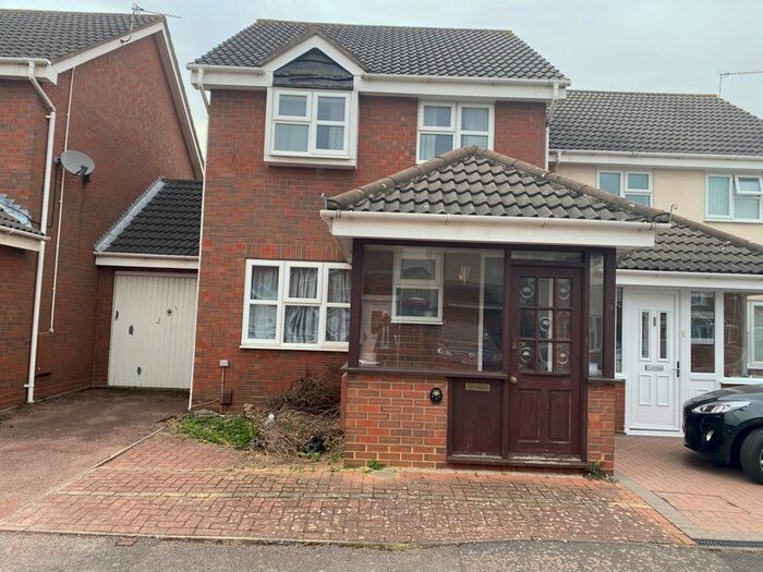 3 Bedroom Semi-Detached House To Rent In Wendover Close, Yeading, Hayes, UB4
