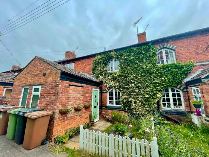 3 Bedroom Terraced House For Sale In Furnace Lane, Finedon, Wellingborough, NN9