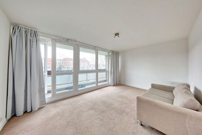 3 Bedroom Flat To Rent In Chasemore House, Dawes Road, Fulham, SW6