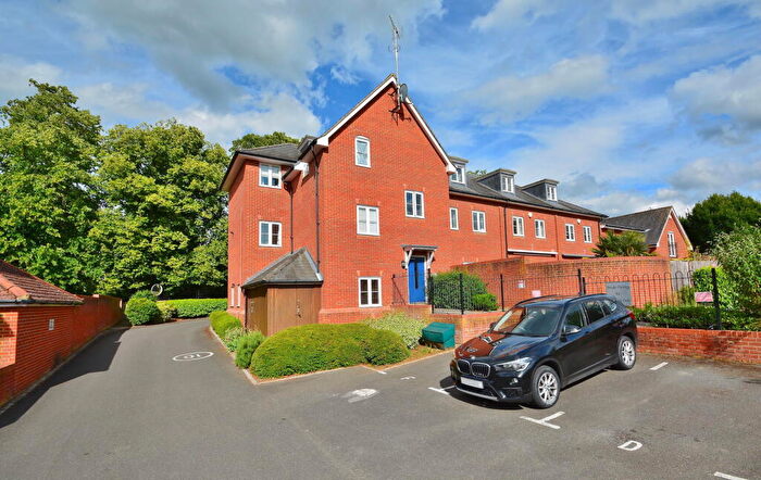 2 Bedroom Flat For Sale In Old Union Way, Thame, OX9