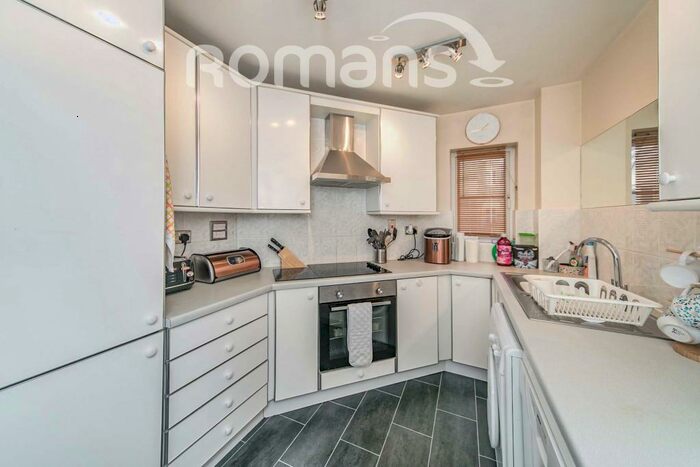 3 Bedroom Apartment To Rent In Regents Riverside, Reading, RG1