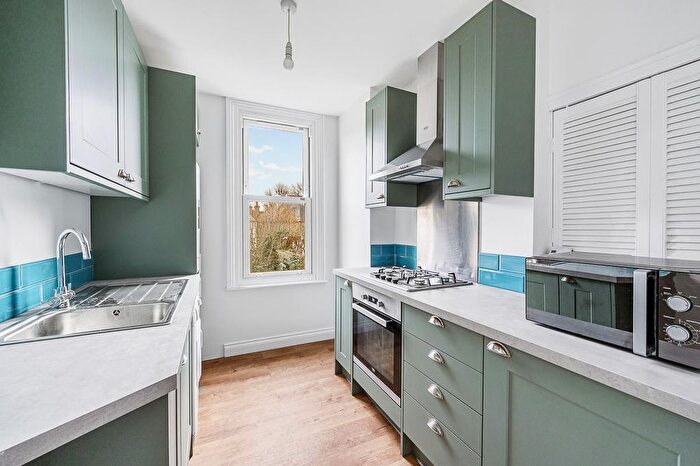 2 Bedroom Flat To Rent In Cedars Road, London, W4