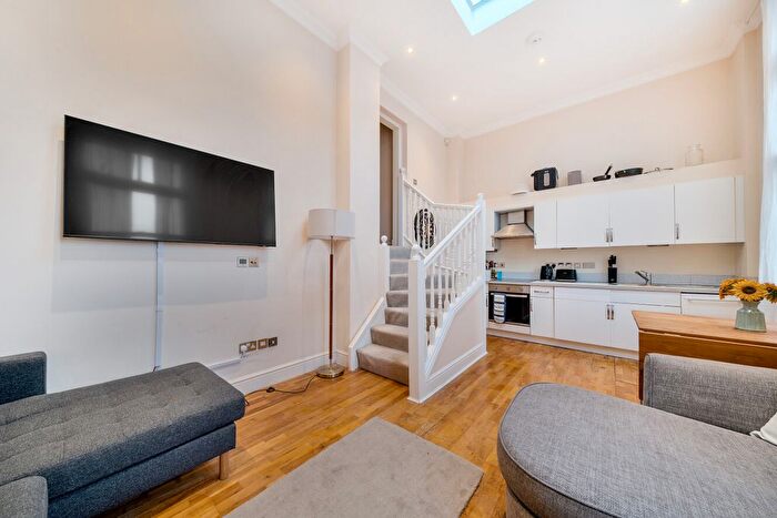 2 Bedroom Flat For Sale In Tweedy Road, Bromley, BR1