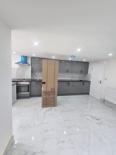6 Bedroom Terraced House To Rent In Grosvenor Road, London, E7