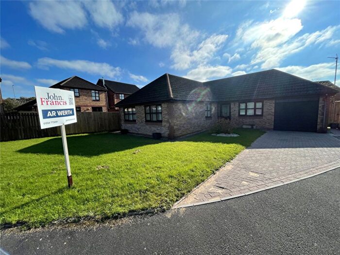 4 Bedroom Bungalow For Sale In Clos Y Celyn, Kidwelly, Carmarthenshire, SA17