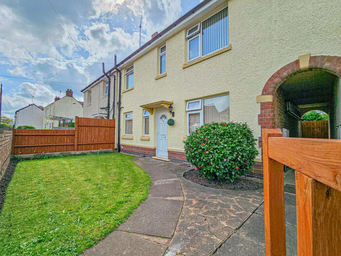 3 Bedroom Terraced House For Sale In Lentons Lane, Coventry, CV2