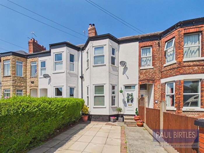 3 Bedroom Terraced House For Sale In Brighton Avenue, Flixton, Trafford, M41