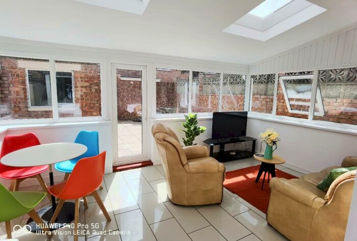 5 Bedroom House To Rent In Talbot Road, Southsea, PO4