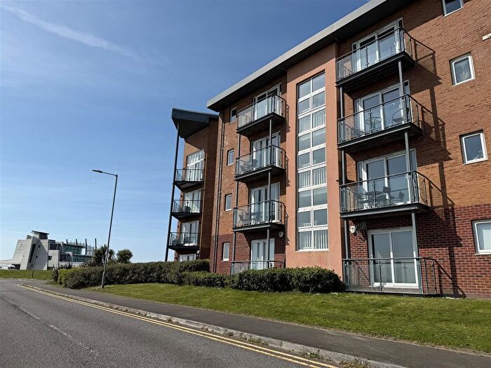 2 Bedroom Flat For Sale In Pentre Doc Y Gogledd, Llanelli, SA15