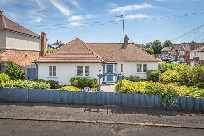 3 Bedroom Detached Bungalow For Sale In Doric Avenue, Southborough, Tunbridge Wells, TN4
