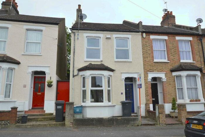 2 Bedroom House To Rent In Edward RoadCoulsdonSurrey, CR5