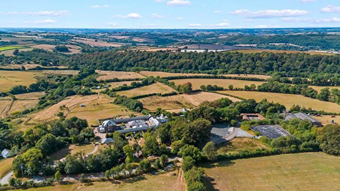4 Bedroom Barn Conversion For Sale In Week, Tavistock, PL19