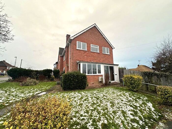 3 Bedroom Semi Detached House For Sale In Malvern Road, Redditch, Worcestershire, B97