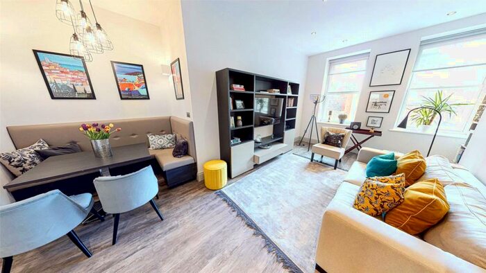 1 Bedroom Apartment To Rent In King Street, Manchester, M2