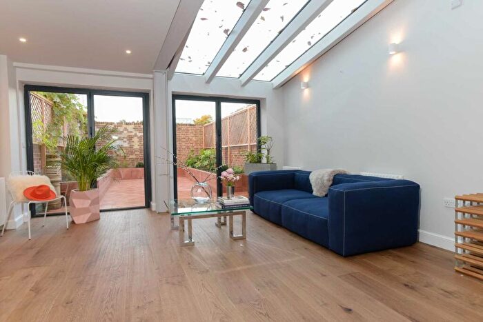 3 Bedroom Terraced House To Rent In South Parade, Summertown, OX2