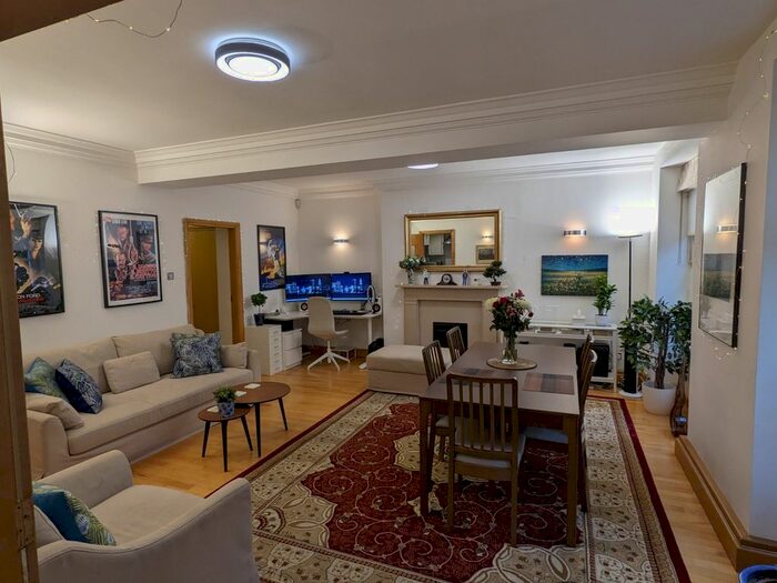 2 Bedroom Flat To Rent In Bryanston Square, Marleybone, London, W1H