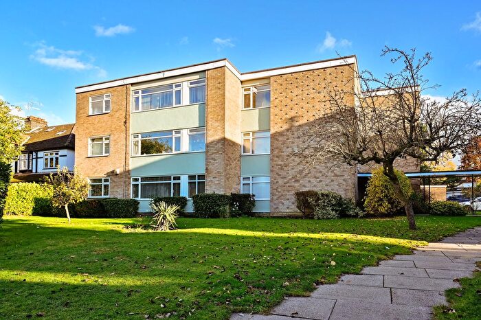 2 Bedroom Flat To Rent In Pinner Road, Watford, WD19