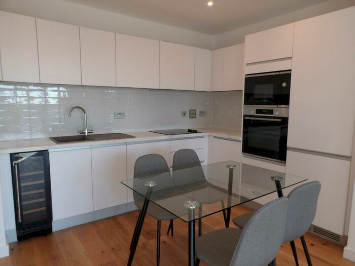 2 Bedroom Apartment To Rent In The Axium, B1