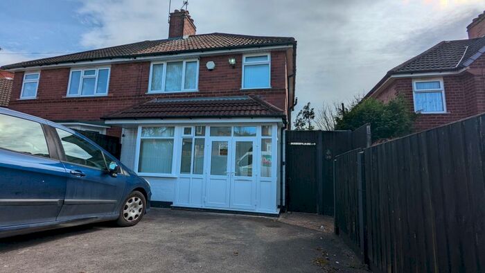3 Bedroom House To Rent In Goodyear Road, Smethwick, B67
