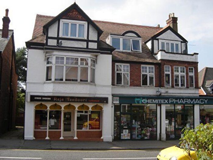 2 Bedroom Flat To Rent In High Street, Caterham, CR3