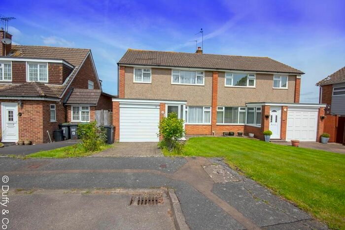 3 Bedroom Detached House To Rent In Petworth Drive, Burgess Hill, West Sussex, RH15