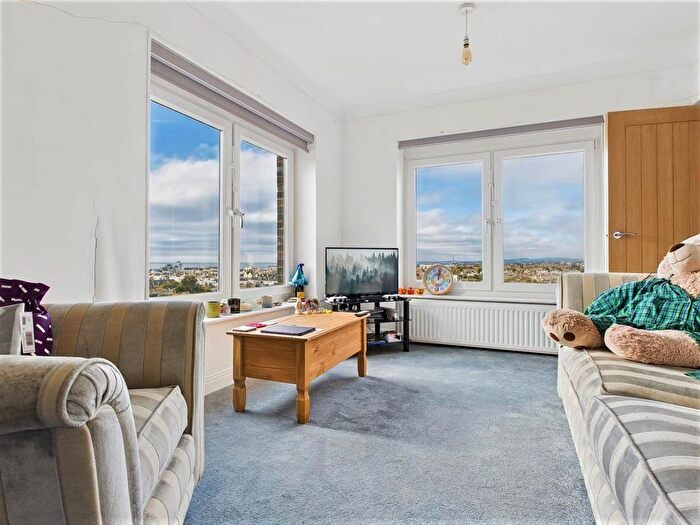 1 Bedroom Flat To Rent In The Drive, Hove, BN3