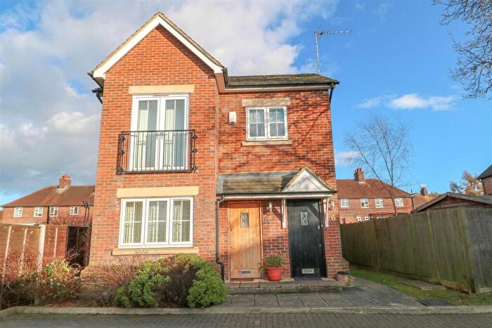 2 Bedroom Maisonette To Rent In Olivers Way, Hertford Heath, SG13