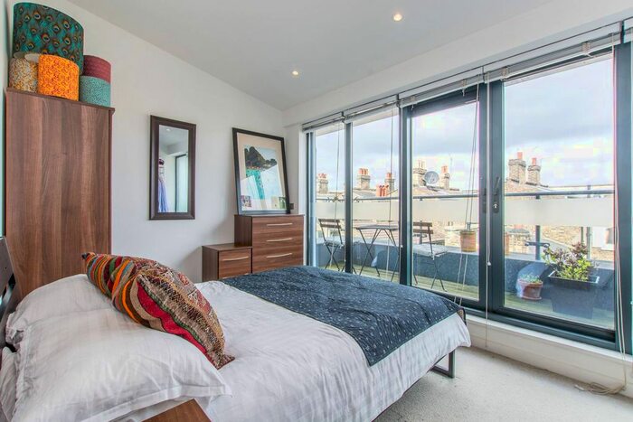 1 Bedroom Flat To Rent In Marmion Mews, Battersea, London, SW11