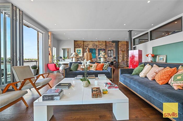 3 Bedroom Flat For Sale In Barge Wharf, Narrow Street, Limehouse, London, E14