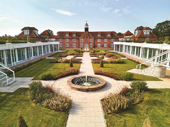 1 Bedroom Flat To Rent In The Sanders, Egham, TW20