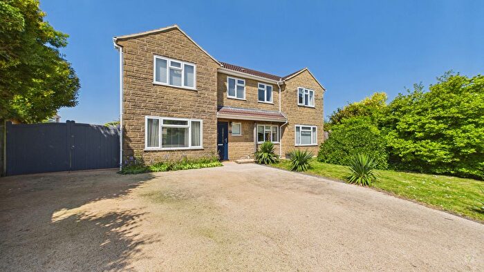 5 Bedroom Detached House For Sale In Beaufort Gardens, South Petherton, TA13