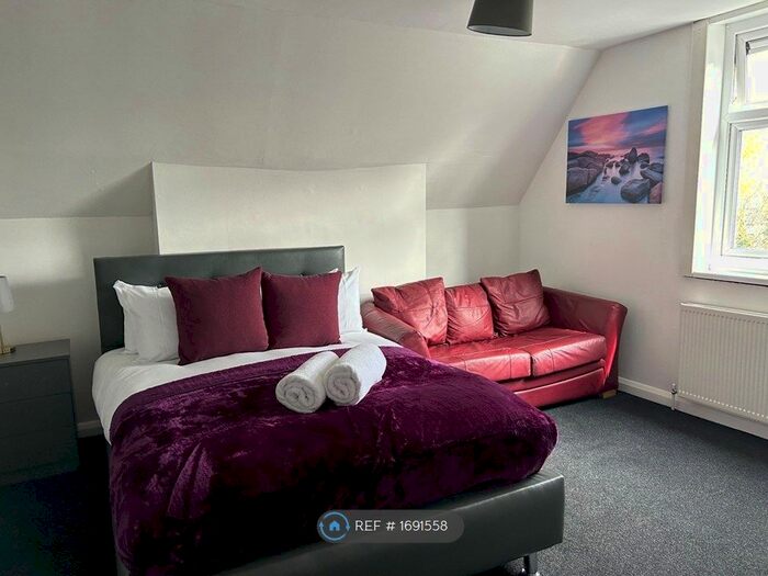 3 Bedroom Flat To Rent In Edgbaston, Birmingham, B16