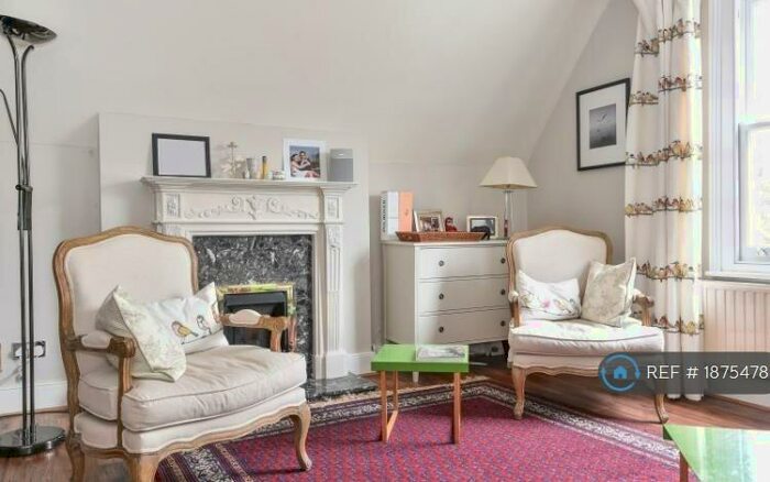 2 Bedroom Flat To Rent In Croxted Road, London, SE21