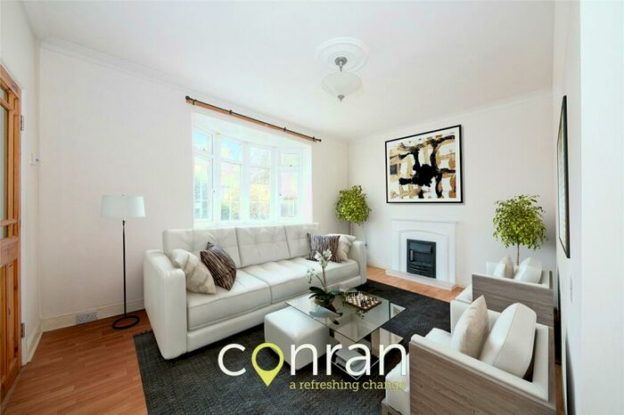 3 Bedroom End Of Terrace House To Rent In Holburne Gardens, Kidbrooke, SE3