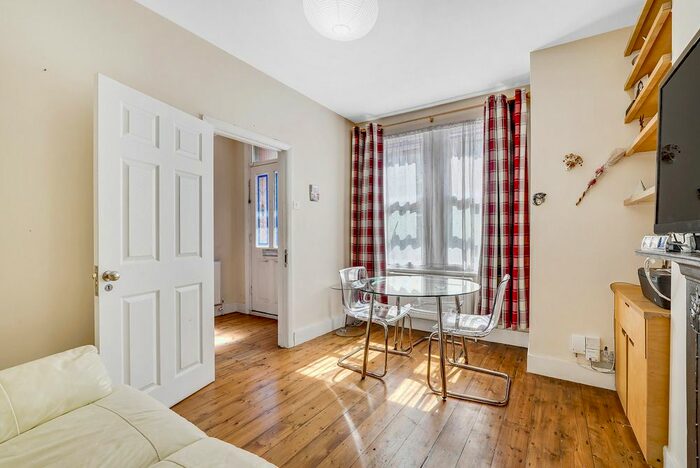 3 Bedroom Semi-Detached House To Rent In Palestine Grove, Colliers Wood, London, SW19