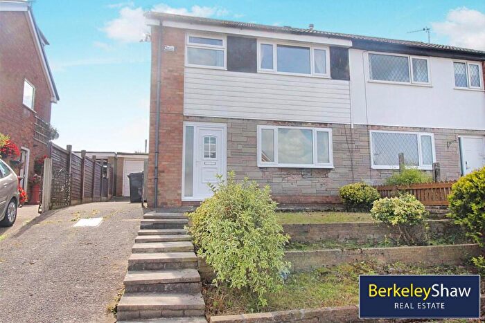 3 Bedroom Semi-Detached House To Rent In Smalley Croft, Penwortham, PR1