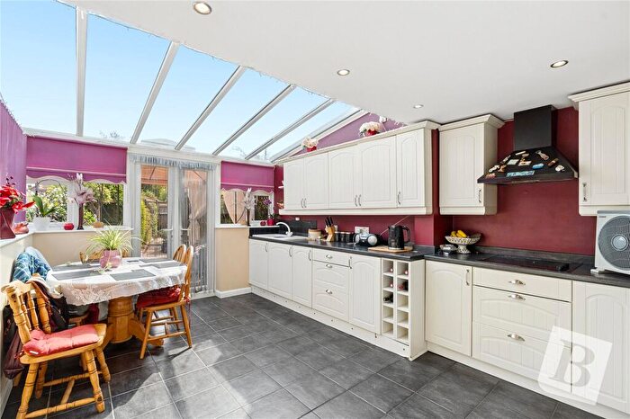 3 Bedroom End Of Terrace House For Sale In Becontree Avenue, Dagenham, RM8