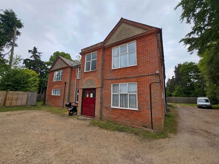 1 Bedroom Property To Rent In Reading Road South, Church Crookham, Fleet, GU52