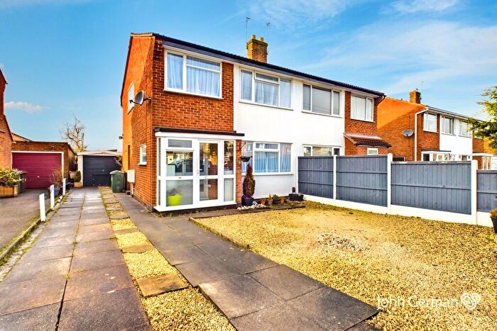 3 Bedroom Semi-Detached House For Sale In Tiverton Road, Loughborough, LE11