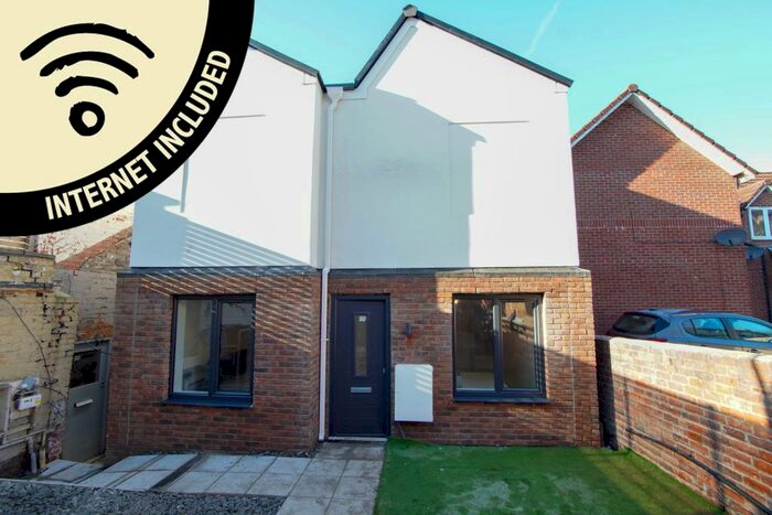 6 Bedroom House To Rent In North Road, St Andrews, Bristol, BS6