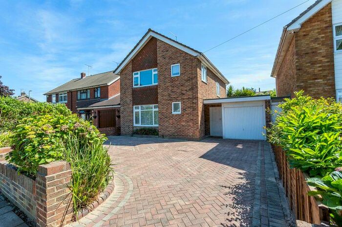 3 Bedroom Detached House To Rent In Maplin Way, Thorpe Bay, SS1