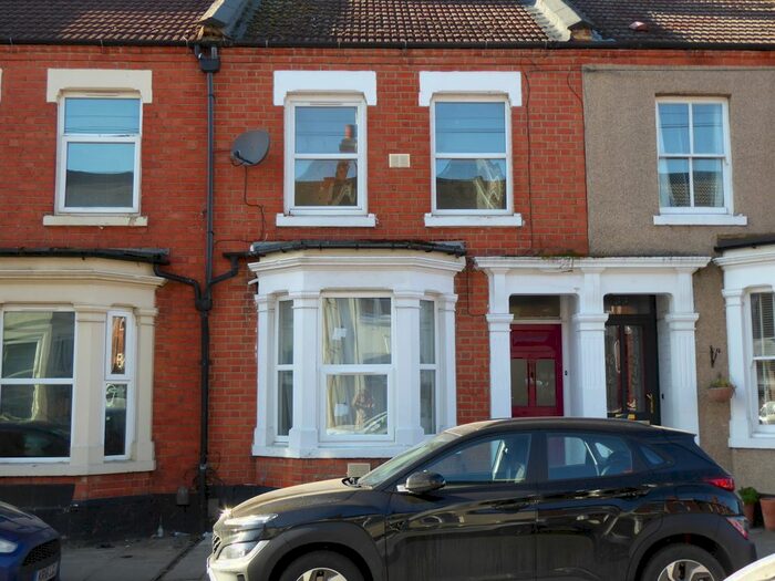 3 Bedroom Terraced House To Rent In Ivy Road, Northampton, NN1