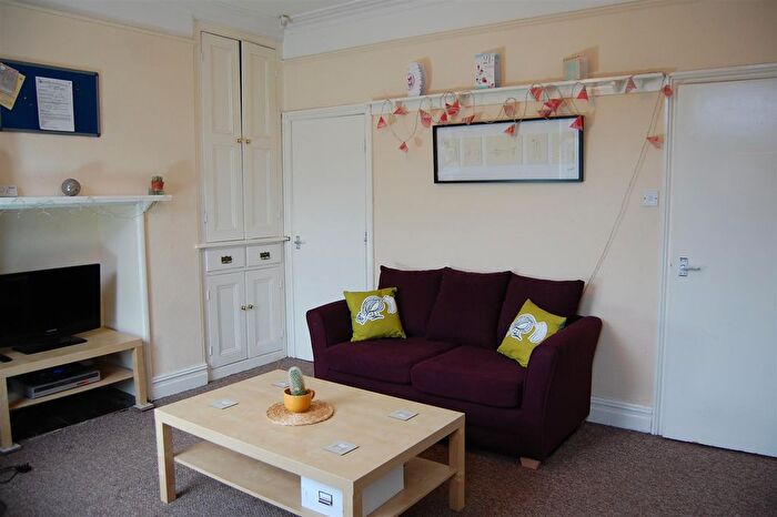 4 Bedroom Terraced House To Rent In Headingley Mount, Headingley, Leeds, West Yorkshire, LS6